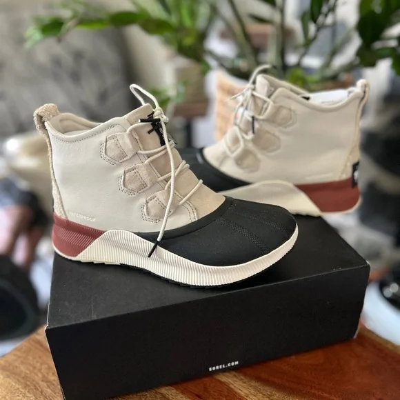 SOREL OUT N ABOUT III CLASSIC Size 7.5 - Picture 4 of 7